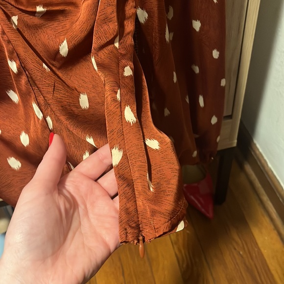 ASTR The Label Rust Blouse - Picture 5 of 9